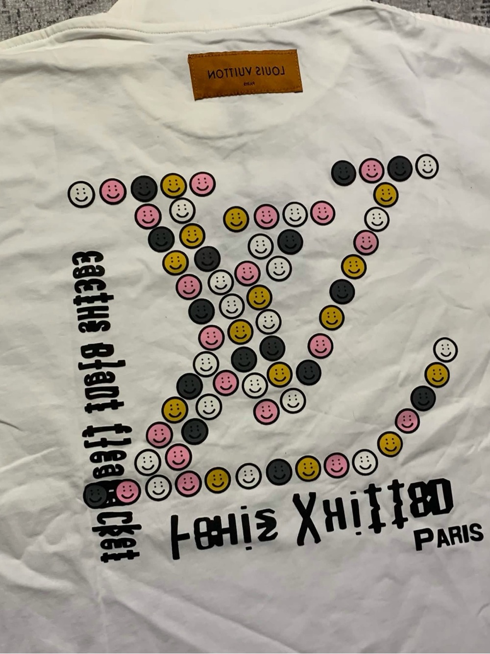 Louis Vuitton Smiley Face T-Shirt Men’s Size L - Picture 4 of 7